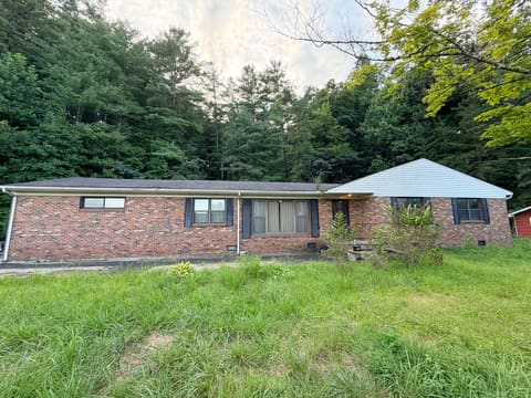 8683 U.S. 119, Calvin, KY 40813 — photo 2