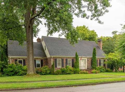 2092 Bridgeport Drive, Lexington, KY 40502 — photo 2