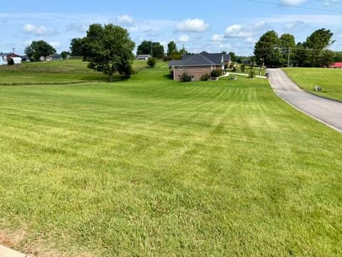 604 Whisper Woods Drive, Somerset, KY 42503 — photo 2