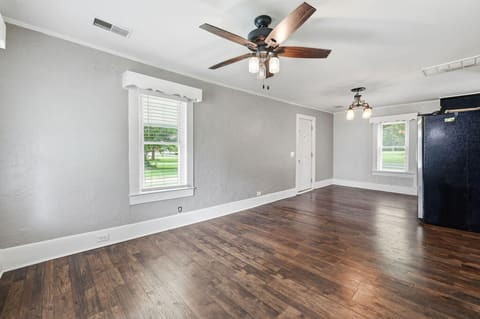 1233 Ridgeway Street, Mayfield, KY 42066 — photo 2