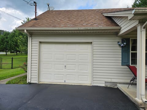 305 Segal Wesley Avenue, Liberty, KY 42539 — photo 2