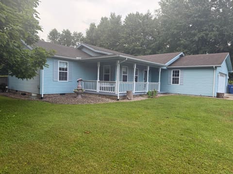 157 Woods Point Drive, Berea, KY 40403 — photo 2