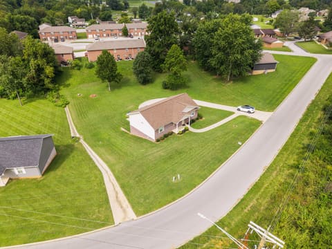 135 Grand Crossing Drive, Somerset, KY 42503 — photo 5