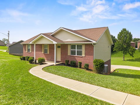 135 Grand Crossing Drive, Somerset, KY 42503 — photo 2