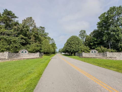253 Stoneybrook Road, Burnside, KY 42519 — photo 3