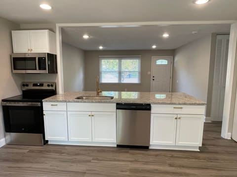 3255 Sutherland Drive, Lexington, KY 40517 — photo 4