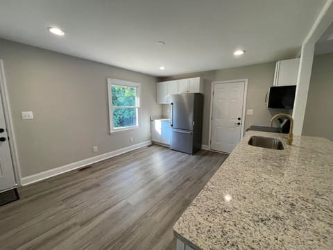 3255 Sutherland Drive, Lexington, KY 40517 — photo 5