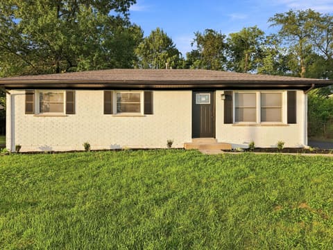 497 Asbury Lane, Lexington, KY 40511 — photo 2