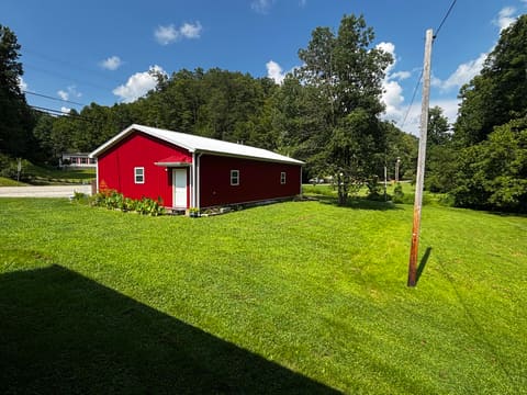 8785 W Kentucky 30, Jackson, KY 41339 — photo 2