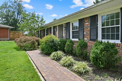1053 Camellia Drive, Lexington, KY 40504 — photo 2
