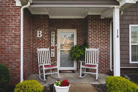 112 Mccowans Ferry Alley, Versailles, KY 40383 — photo 2