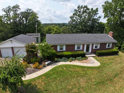670 Racetrack Road, Irvine, KY 40336 — photo 2
