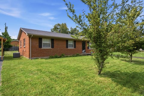 1883 Feltner Court, Lexington, KY 40511 — photo 2