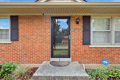 1883 Feltner Court, Lexington, KY 40511 — photo 4