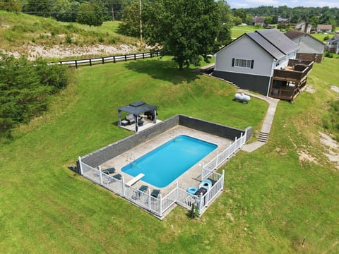 1325 Trotting Ridge Road, Irvine, KY 40336 — photo 2