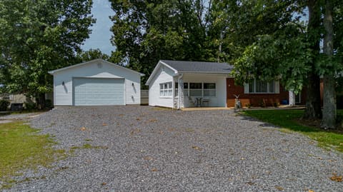 316 Moors Road, Gilbertsville, KY 42044 — photo 2