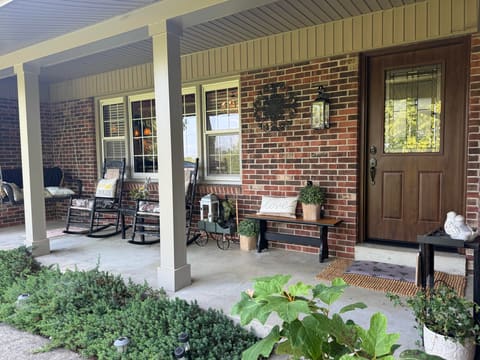 333 Choctaw Trail, Stanford, KY 40484 — photo 2