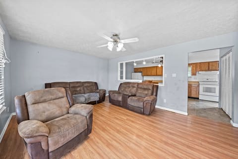 821 Cheryl Ann Court, Worthington, KY 41183 — photo 2