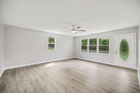 469 Seagraves Hollow Road, Olive Hill, KY 41164 — photo 4