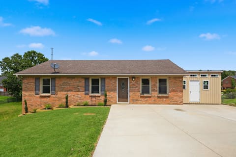2218 Woodford Drive, Richmond, KY 40475 — photo 2