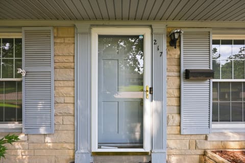 217 Inverness Drive, Lexington, KY 40517 — photo 2