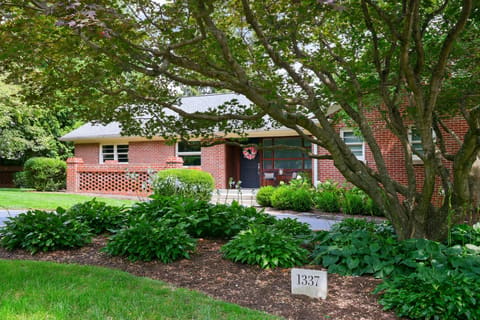 1337 Cooper Drive, Lexington, KY 40502 — photo 2