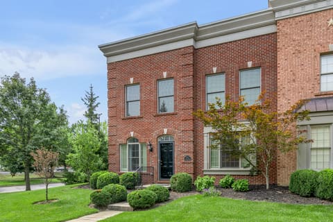 967 Star Shoot Parkway, Lexington, KY 40509 — photo 2