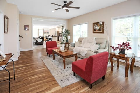 588 Cambridge Shores Drive, Gilbertsville, KY 42044 — photo 2