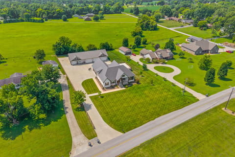 1953 Lovers Lane, Hopkinsville, KY 42240 — photo 2