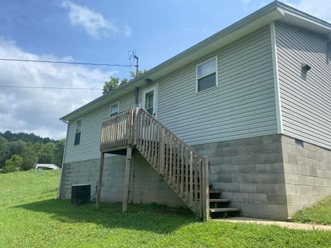 205 Keith Whitley Boulevard, Sandy Hook, KY 41171 — photo 2