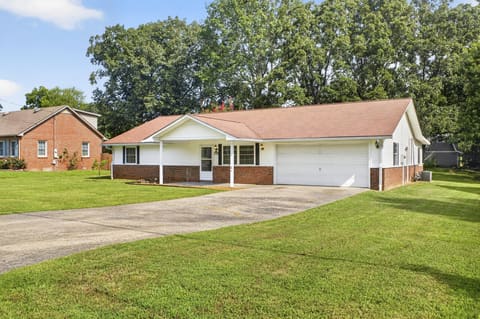 1518 Kirkwood Drive, Murray, KY 42071 — photo 2