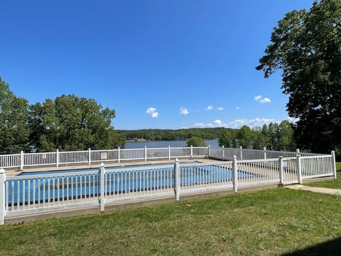 88 88 Deer Lake Ln Lane Unit 2, Murray, KY 42071 — photo 3