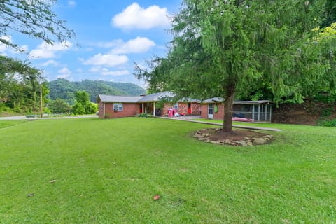 1540 KY-1524, Manchester, KY 40962 — photo 5