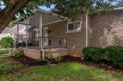861 Chestnut Drive, Frankfort, KY 40601 — photo 3