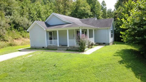 1905 Bray Creek Road, Manchester, KY 40962 — photo 2