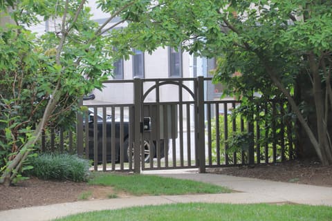 220 Cedar Street 107, Lexington, KY 40508 — photo 3