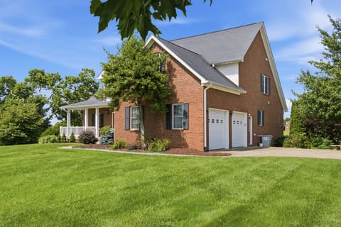 119 Seahawk Trail, Midway, KY 40347 — photo 2