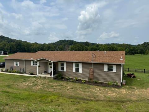 9529 Grandview Lake Road, Ashland, KY 41102 — photo 2