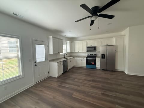 844 Ridgewood Drive 1-2-3-4-5-6-7, Berea, KY 40403 — photo 2