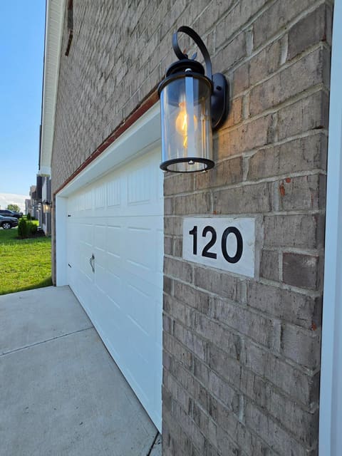 120 Linzi Way, Paris, KY 40361 — photo 2