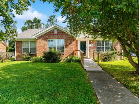 100 Henry Drive, Berea, KY 40403 — photo 2