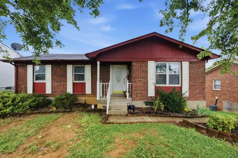 9906 Chapel Hill Road, Louisville, KY 40229 — photo 2