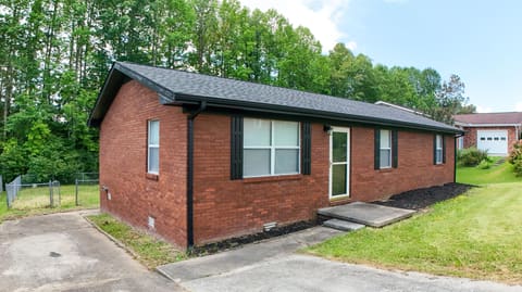 1029 Cardinal Drive, Corbin, KY 40701 — photo 2
