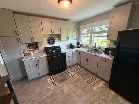 5783 U.S. 421, McKee, KY 40447 — photo 3