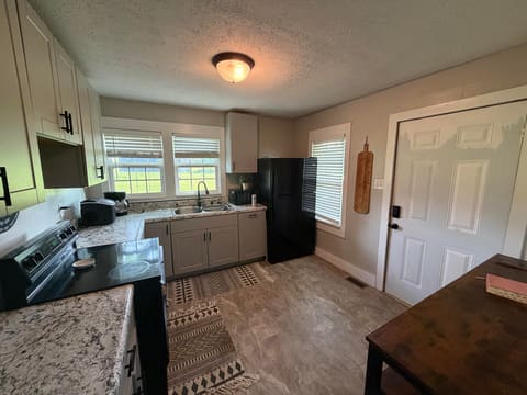 5783 U.S. 421, McKee, KY 40447 — photo 4