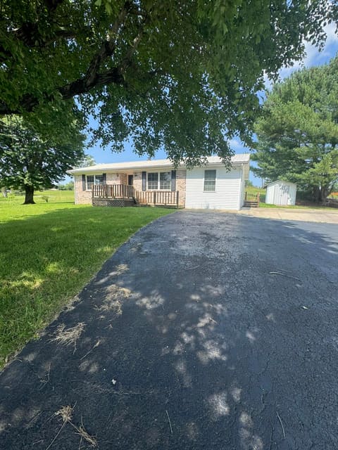 134 Shamrock Street, Russell Springs, KY 42642 — photo 2