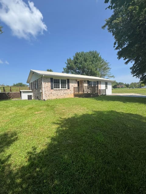 134 Shamrock Street, Russell Springs, KY 42642 — photo 3