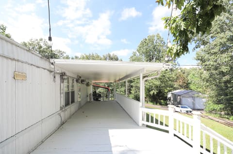 706 Justin Lane, Gilbertsville, KY 42044 — photo 4