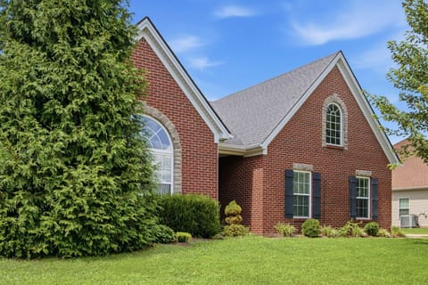 325 Gleneagles Way, Versailles, KY 40383 — photo 3