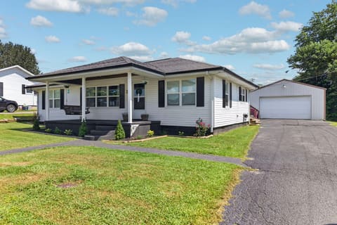 418 Woodland Street, Burkesville, KY 42717 — photo 2